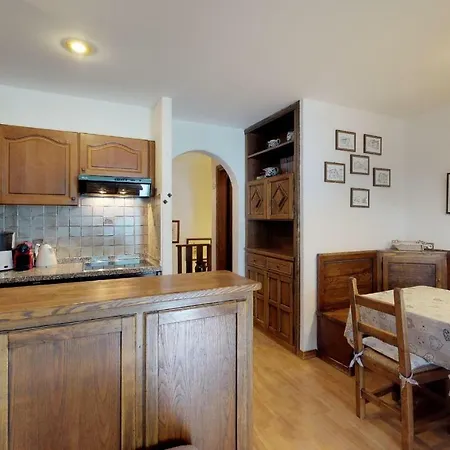 Balcun Tort 11 アパート